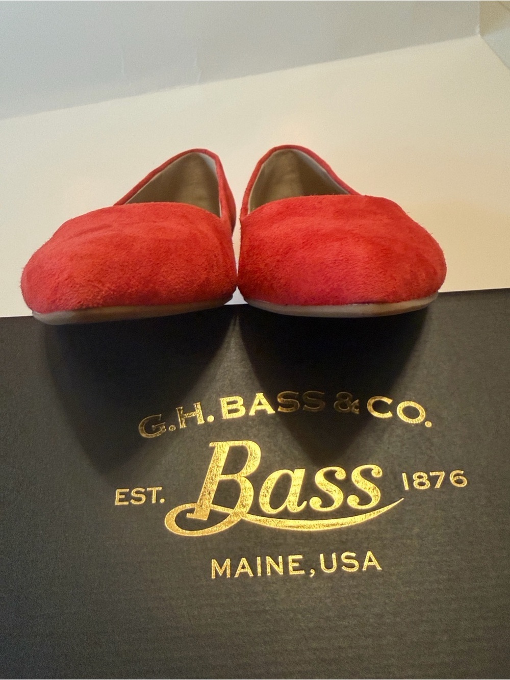 G.H. Bass & Co. Women's Kayla Poppy size 6 suede Flats - Picture 8 of 8